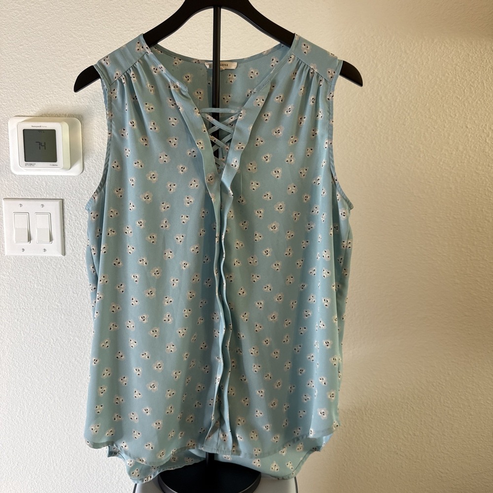 Pleione Women's Top Sleeveless‎ Floral Print Size Medium